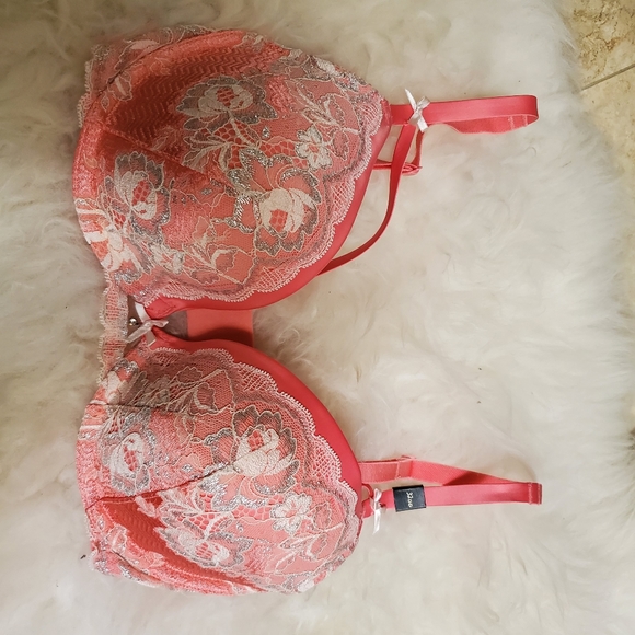 SOLD 🤑 New designer bra Victoria's secret - Picture 1 of 5